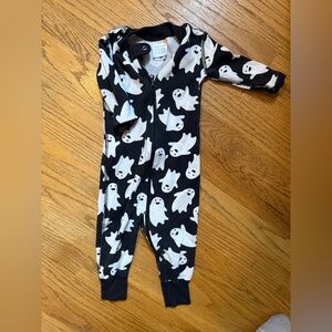 Hanna Andersson Black and White Ghost Print Footie
